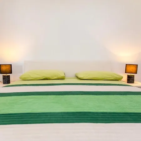 Nick Apartment